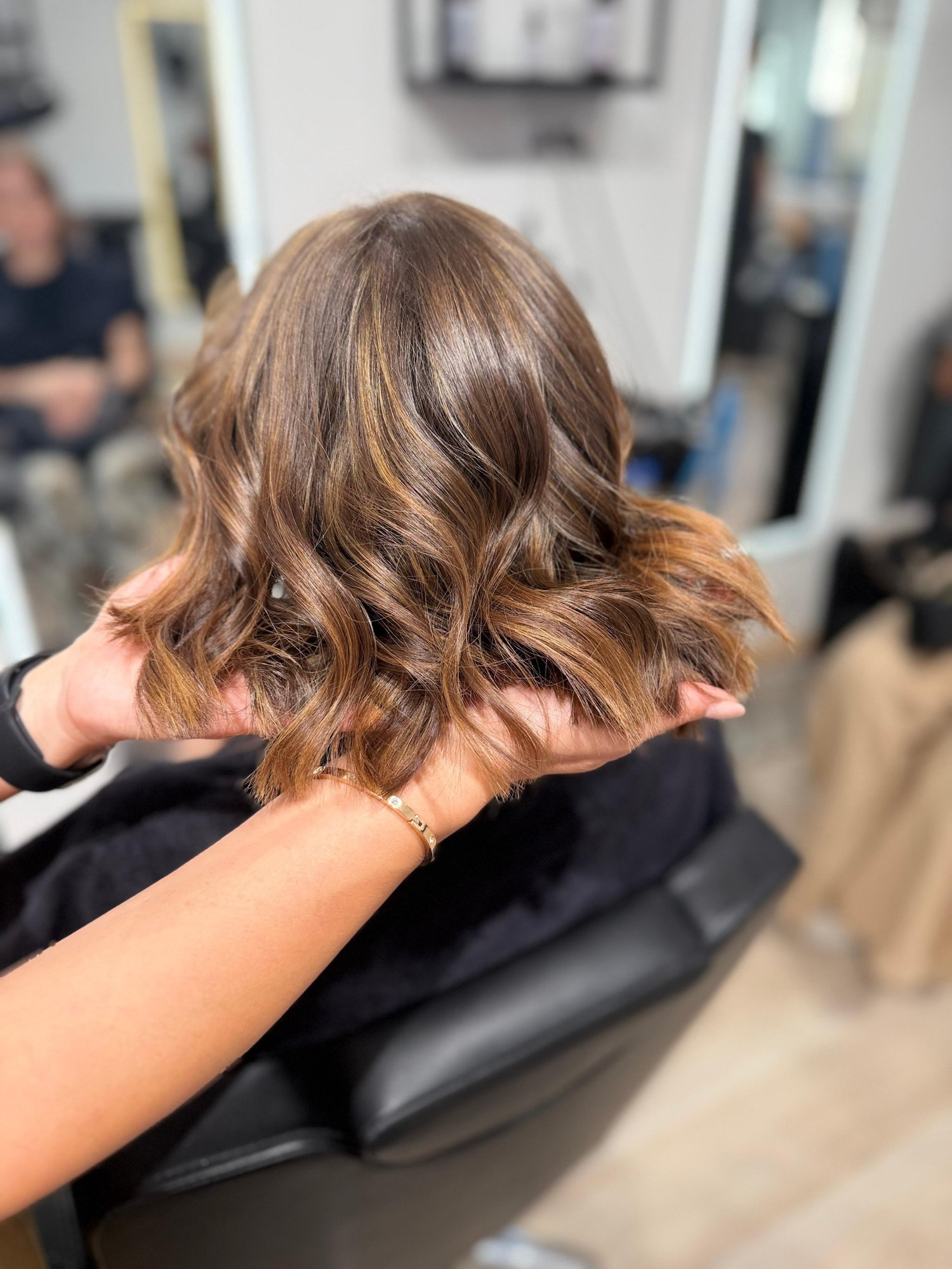 Caschetto mosso con sfumature