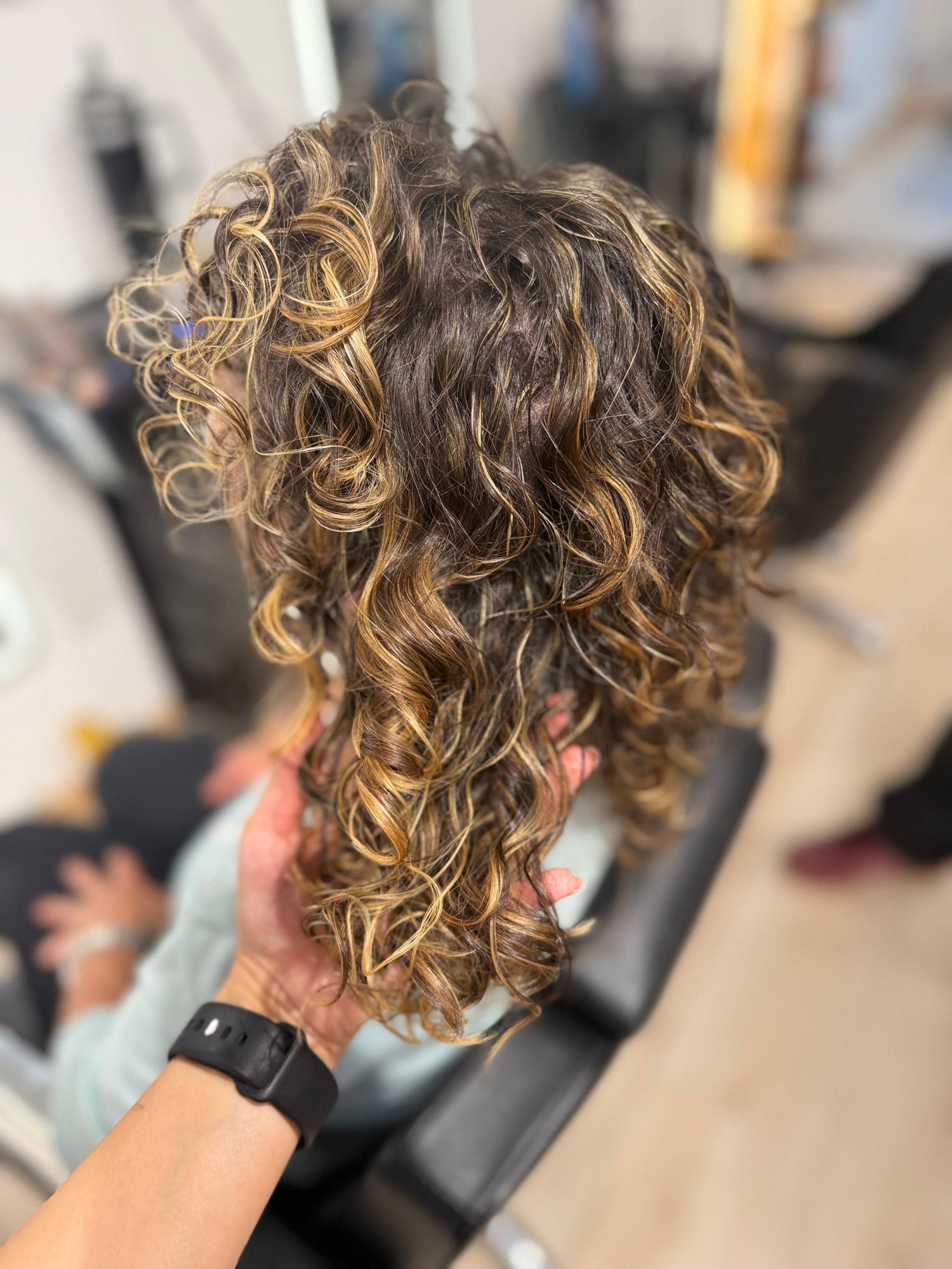 Ricci con schiariture dorate